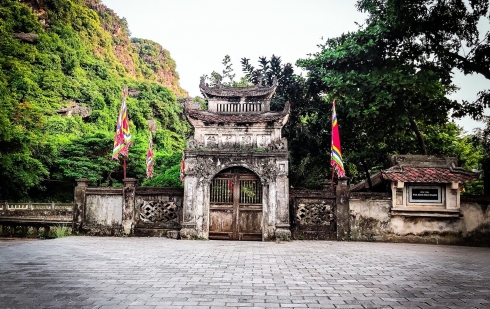 Incredible Hoa Lu - Tam Coc - Mua Cave 1 Day Tour
