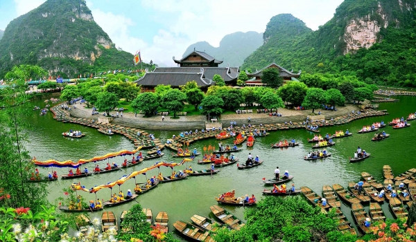 Hoa Lu – Tam Coc – Bai Dinh Pagoda – Trang An 2 Days 1 Night  - Private Tour