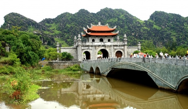 Hoa Lu - Tam Coc - Cuc Phuong National Park Private 2 Days - 1 Night Tour