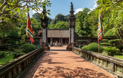 Hoa Lu – Tam Coc – Bai Dinh Pagoda – Trang An 2 Days 1 Night Tour
